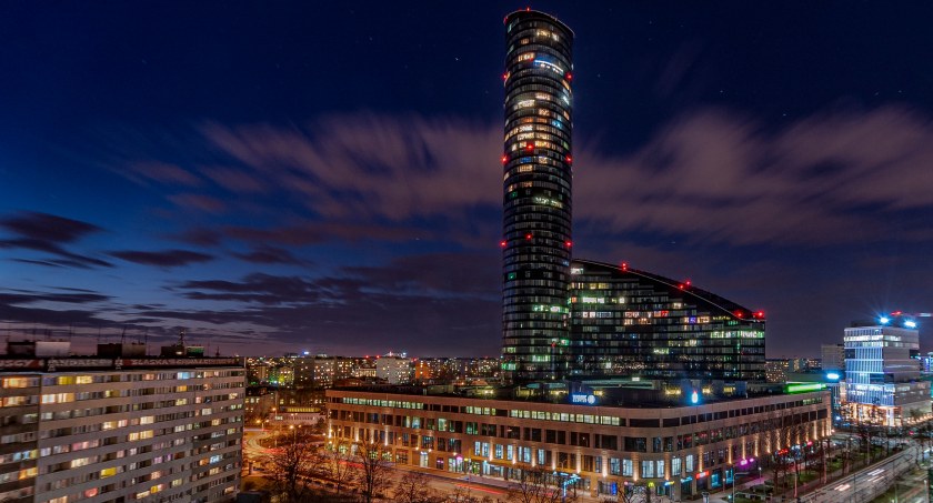 Sky Tower we Wrocławiu - czym zachwyca?