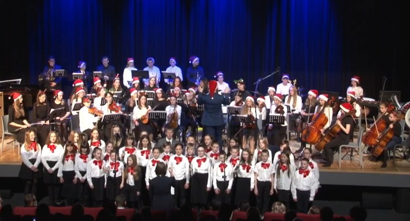 Koncert kolęd w wykonaniu uczniów Szkoły Muzycznej w Suchej Besidzkiej