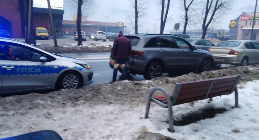 Sucha Beskidzka. Kolizja na ulicy Mickiewicza