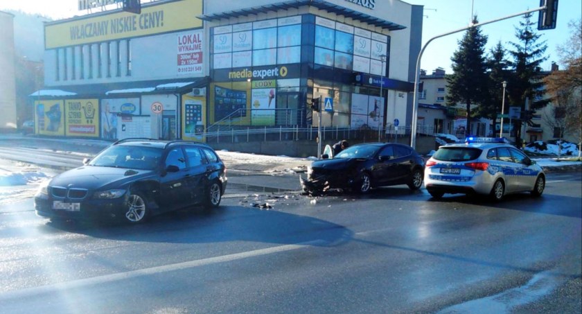 Sucha Beskidzka: Kraksa w świąteczne przedpołudnie 