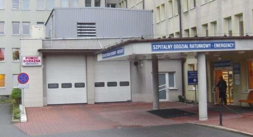 Szpitalne Oddziały Ratunkowe pękają w szwach. Maseczki chroniły nie tylko przed COVID-19