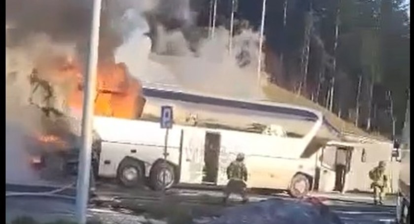 Pożar autobusu na zakopiance (wideo)