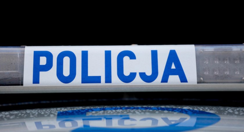 Wpadł przez rozbite lusterko i brak światła 