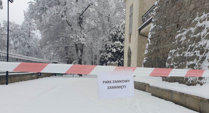 Park zamkowy w Suchej Beskidzkiej zamknięty!