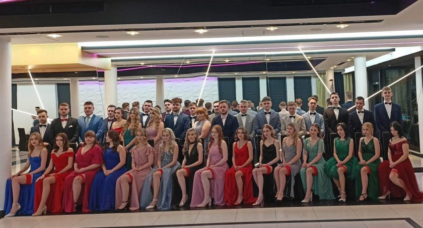 Studniówka w suskim „Goetlu” za nami. Zabawa była przednia. Sami zobaczcie 