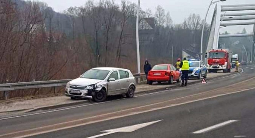 Sucha Beskidzka: Kolizja na skrzyżowaniu krajówki z drogą wojewódzką 