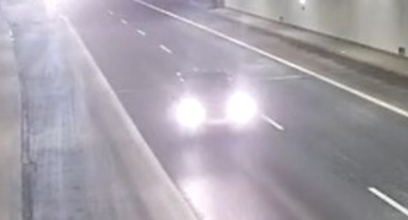 Wjechał do tunelu pod prąd i spowodował kolizję