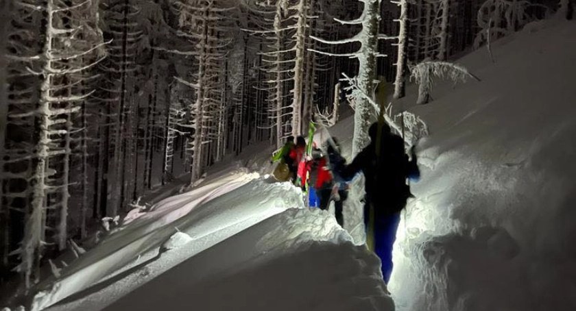 Babia Góra: Ratownicy GOPR ruszyli na pomóc trójce turystów (Aktualizacja)
