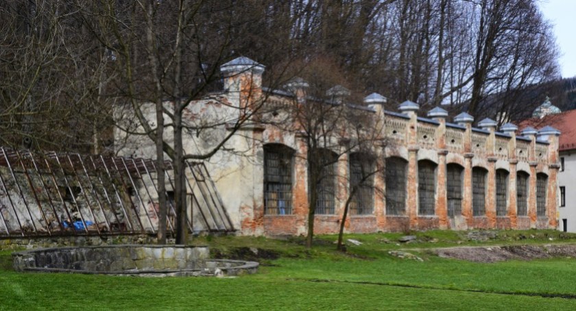 Sejmik wojewódzki przyznał dotacje na renowację trzech zabytków w powiecie suskim