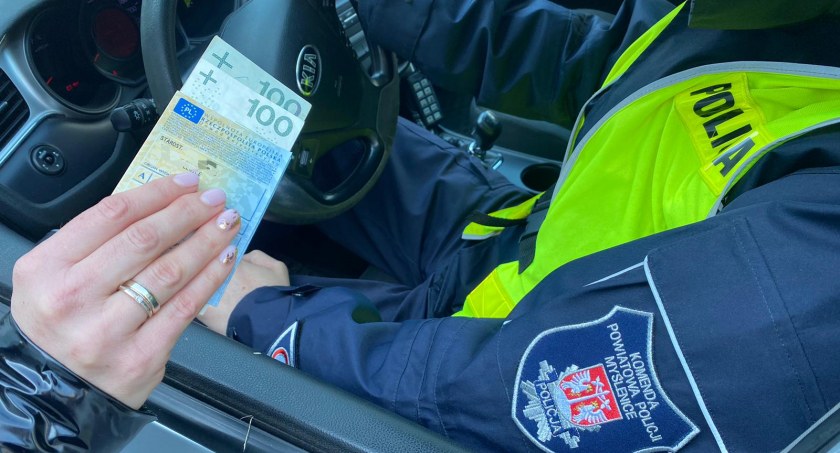 Próbowała przekupić policjantów! Nie było warto