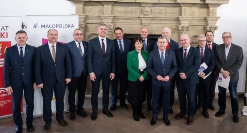 Marszałek Witold Kozłowski  z wizytą w powiecie suskim