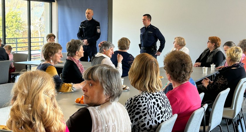 Stryszawa: Policjanci edukowali seniorów 