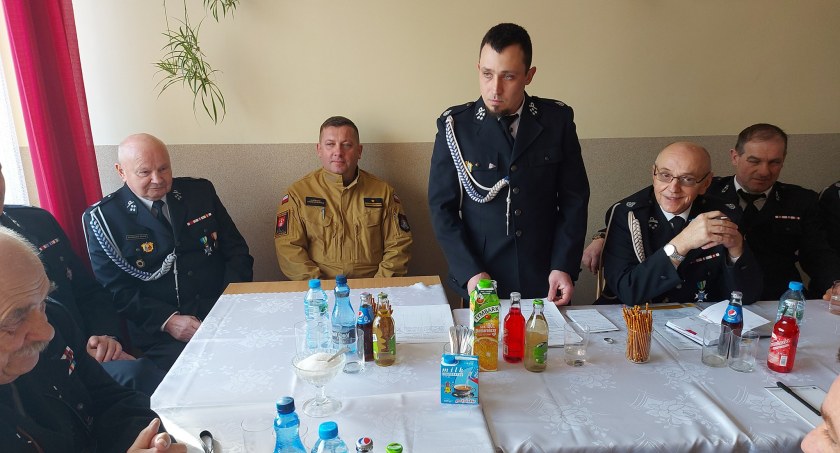 Druhowie z OSP Wieprzec po walnym 