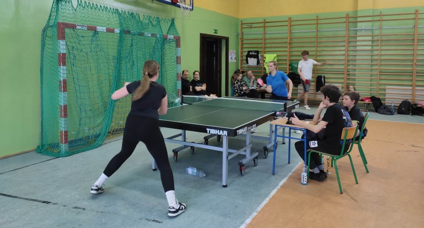 W Naprawie spotkali się przy zielonych stołach 