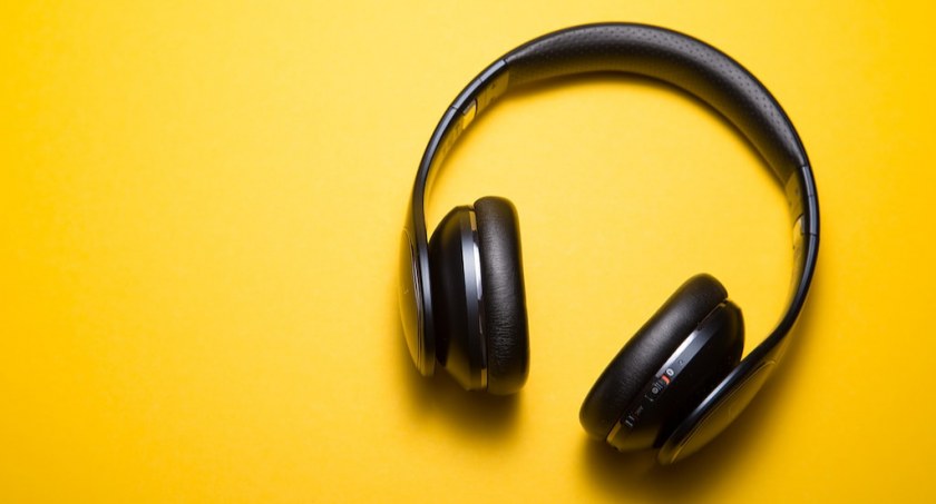 Jak nagrać audiobooka? Opis krok po kroku i wybór lektorów