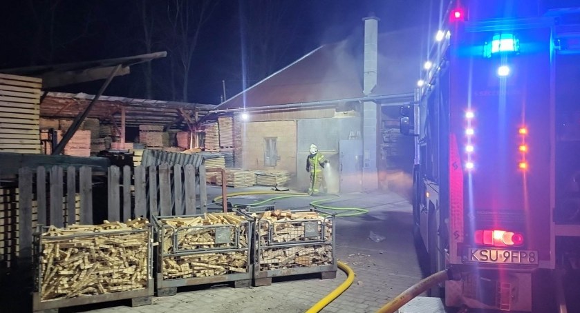 Bystra Podhalańska: Wieczorny pożar w zakładzie drzewnym 