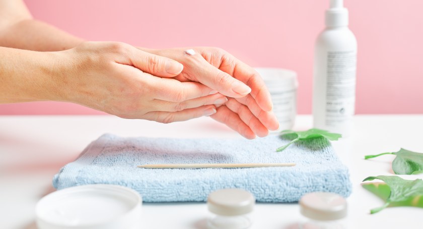 Niezastąpione kosmetyki z ceramidami – ratunek dla suchej skóry