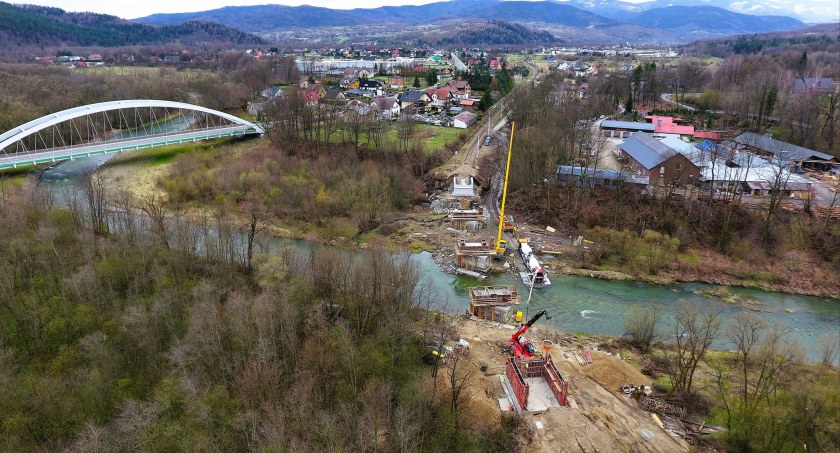 To nie prima aprilis. Zburzono trzy mosty! 