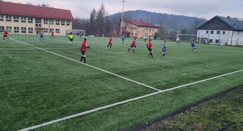 B-KLASA WADOWICKA: Mecz na osiem goli Bieńkówki z Cedronem Brody