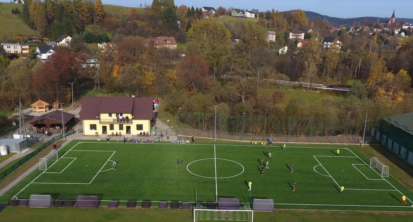 Jordanów: Powstaje skatepark i plac zabaw 