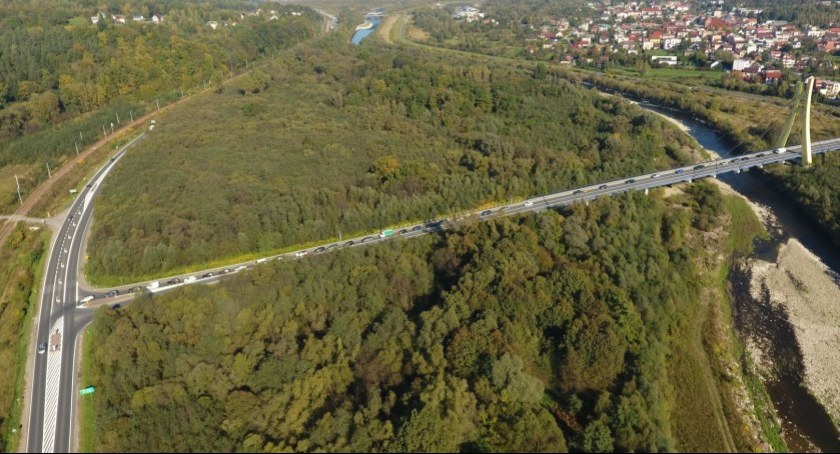 Budzowianie wnioskują o rondo w… Zembrzycach. Starostwo popiera ideę! 