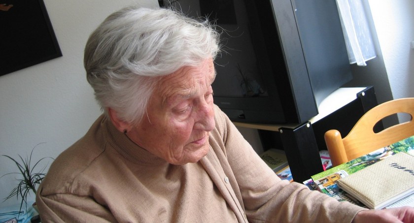 50-latka przelała oszustom ponad 160 tysięcy złotych, a dwie seniorki wyrzuciły oszczędności przez okno
