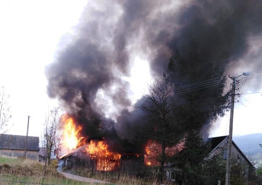 Bieńkówka. Pożar budynku gospodarczego