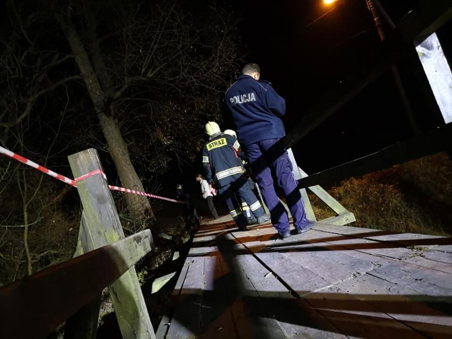 Jordanów. Nieletni wandale zniszczyli kładkę