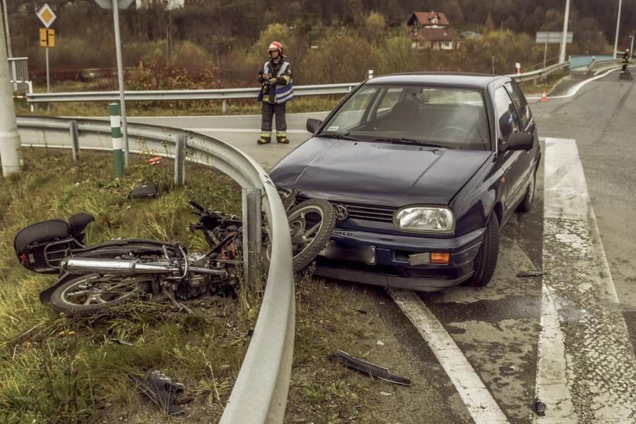 Wypadek w Tarnawie Dolnej. Dwóch rannych przewieziono do szpitala (AKTUALIZACJA)