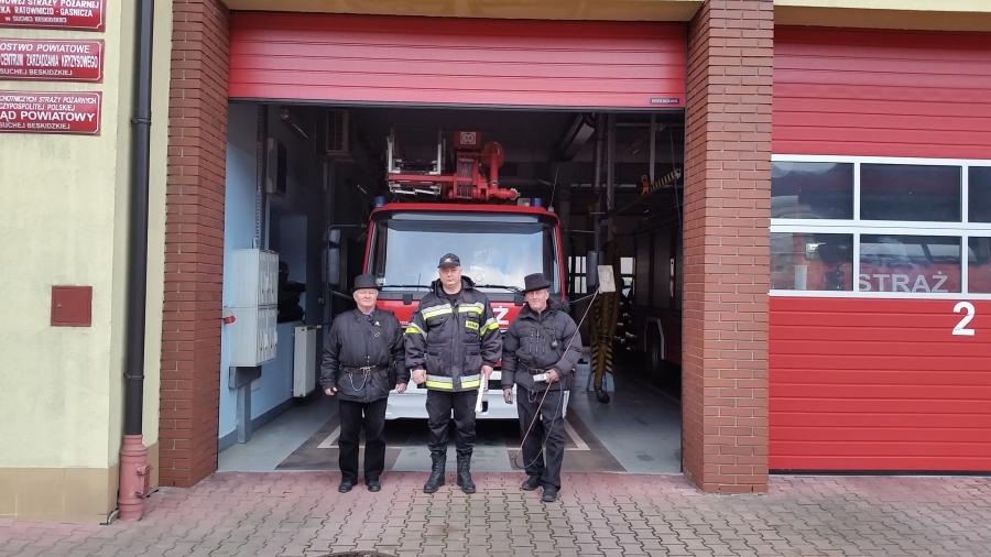 Suscy strażacy świecą przykładem - zaprosili kominiarza do remizy