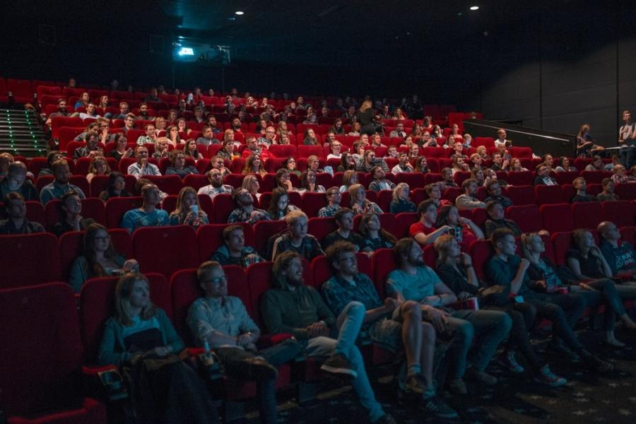 Wybór spektaklu – gdzie szukać informacji o spektaklach teatralnych
