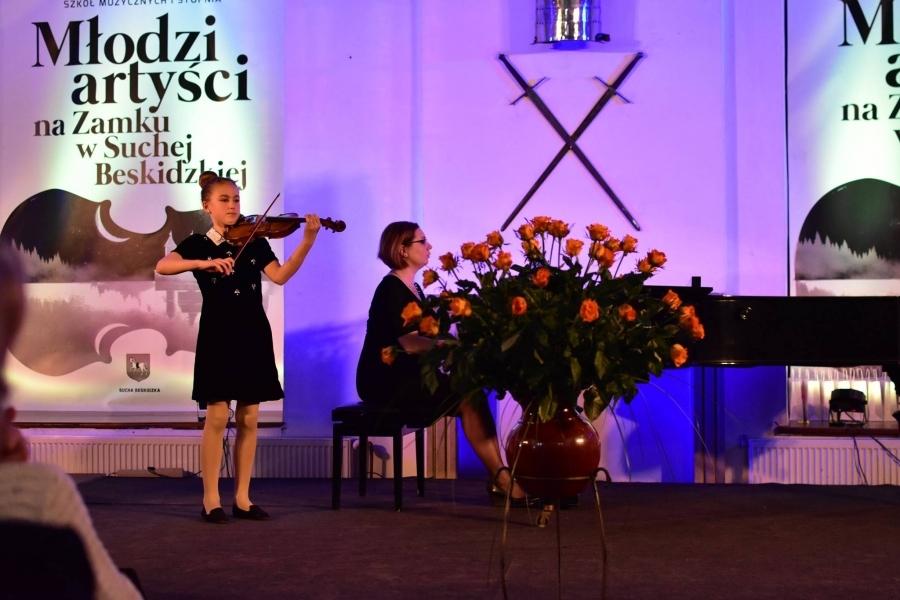 „Młodzi Artyści na Zamku” w Suchej Beskidzkiej