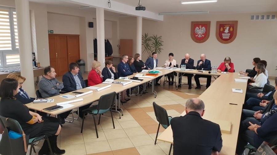 Dyrektorzy szkół zobowiązani do… dobrego gospodarowania