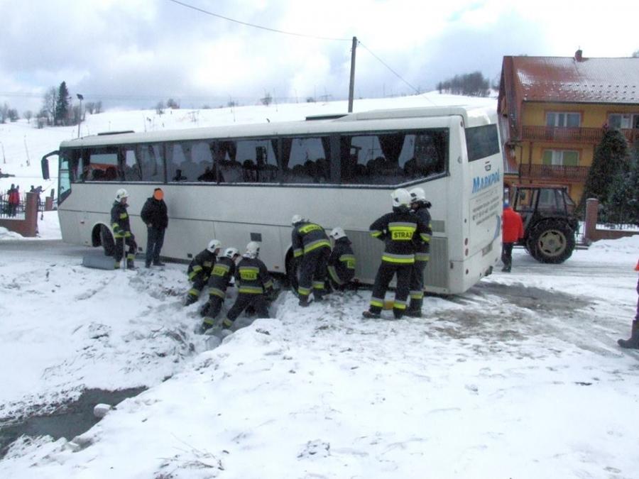 Strażacy uratowali… autobus