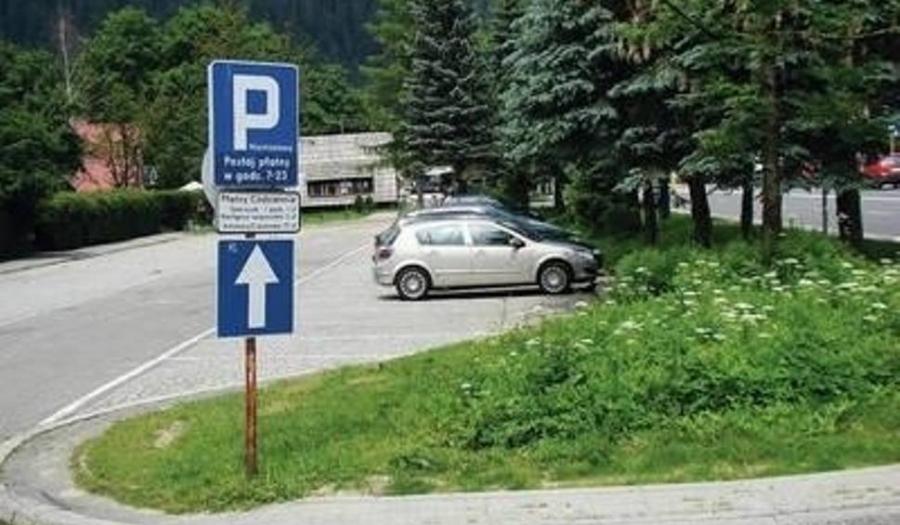 Śleszowice. Koło kościoła powstanie parking