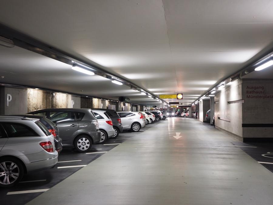 Zautomatyzowane systemy parkingowe – na co zwracać uwagę przy wyborze.
