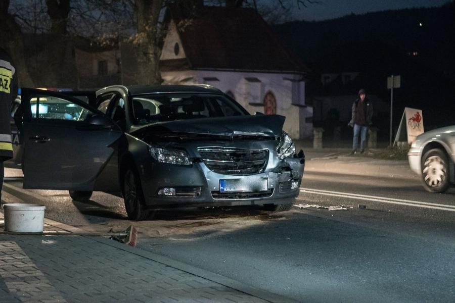 Jedna osoba poszkodowana w wyniku najechania na tył pojazdu