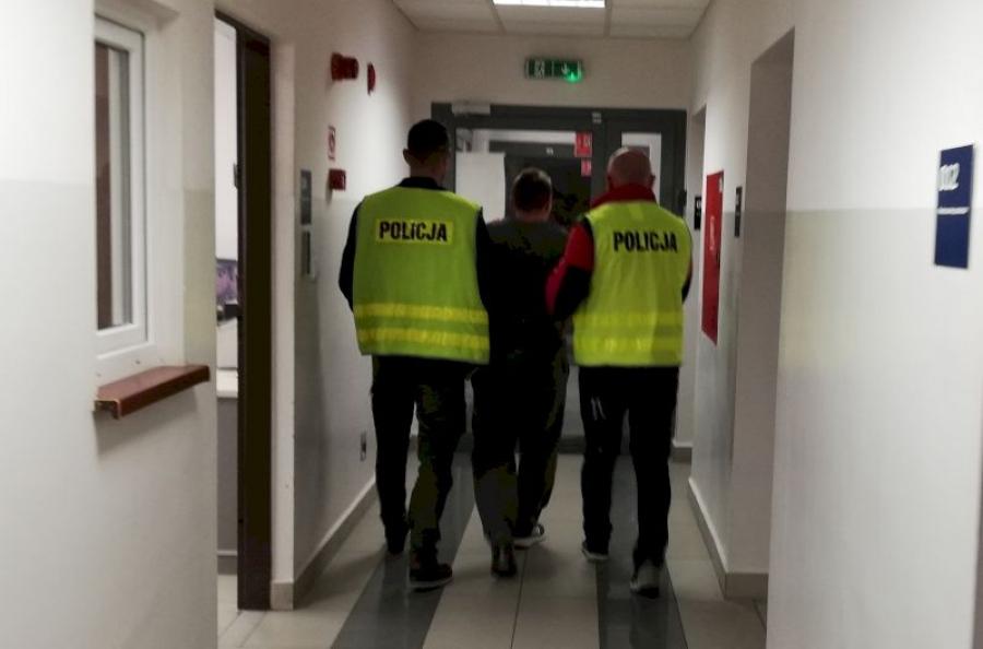 Policjanci zatrzymali dwóch nieletnich z narkotykami
