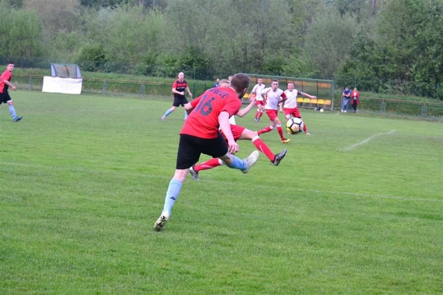 Piłkarski weekend: Jordan zdobywa Zakopane, Adisa załatwił Chełmek, Zawoja wygrywa w ostatniej minucie, w derbach w Juszczynie ładne tylko gole