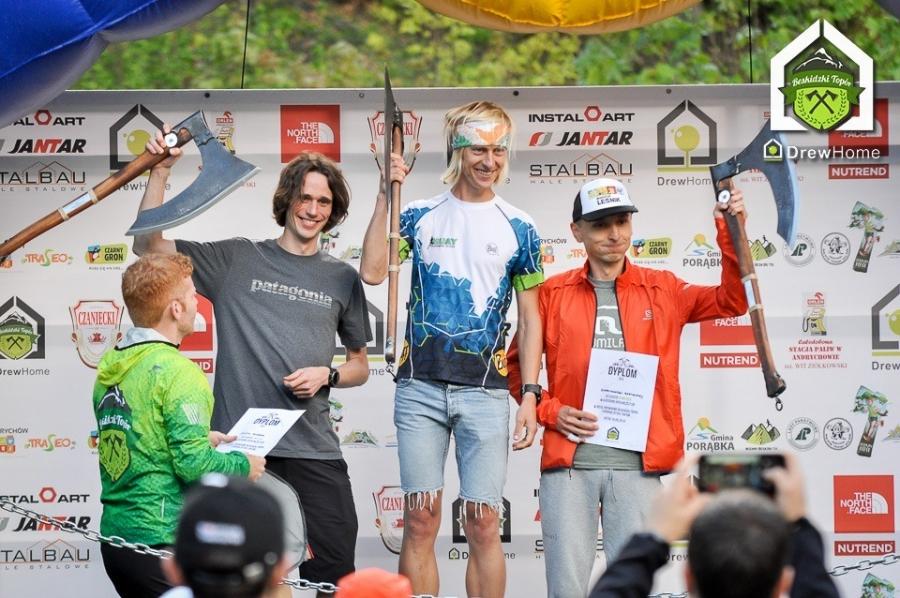 Przebiegł 104 km w niecałe 12 godzin w biegu górskim Topór. Kto? Roman Ficek