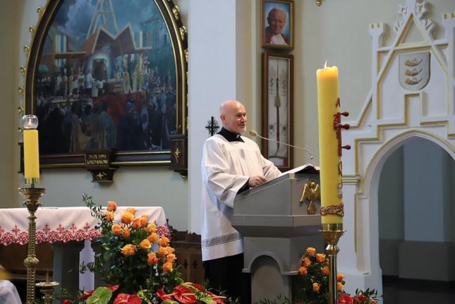 Jordanów. Parafianie pożegnają swojego wikarego