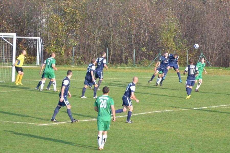 Piłkarska sobota: Kuriozalny gol w meczu Tempo, okradziony Garbarz