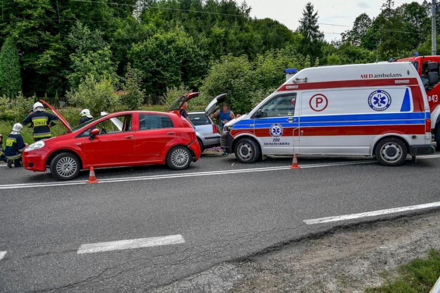 Wypadek w Juszczynie. Cztery osoby poszkodowane
