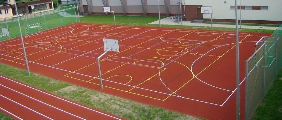 Hala sportowa i trzy boiska