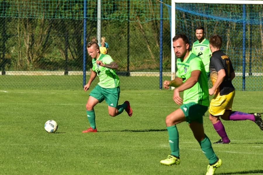 Piłkarski weekend: Tempo pręży muskuły, kanonada też w Juszczynie i Stryszawie, Babia Góra zagrała jak nie Babia Góra