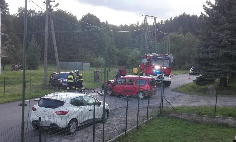 Groźne zderzenie osobówek