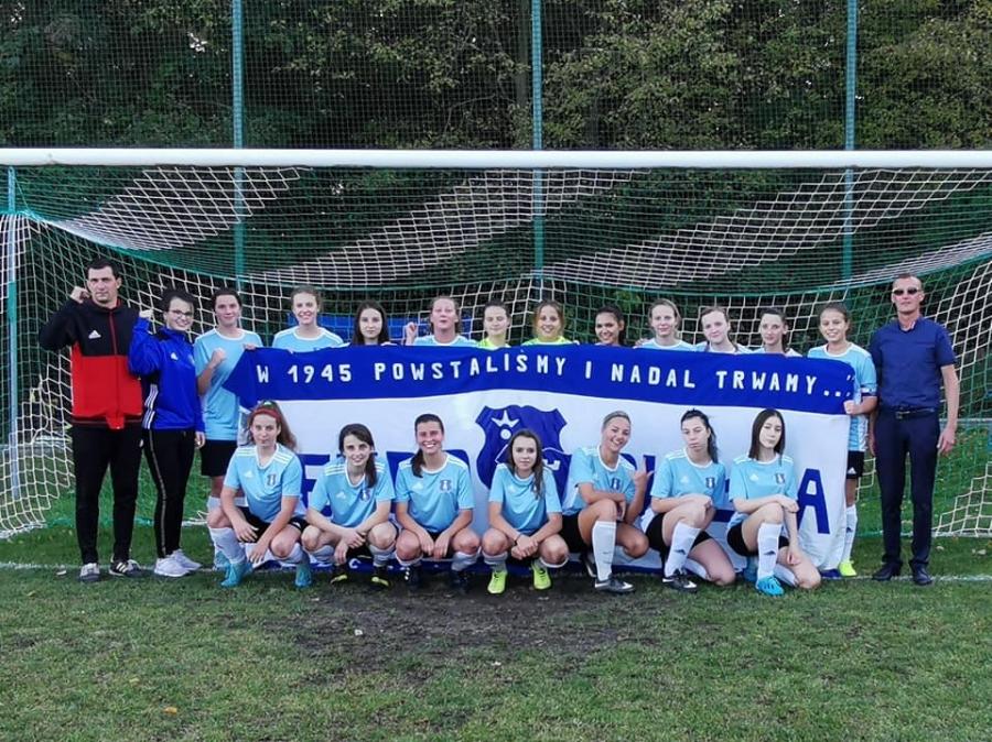 Piłkarski weekend: Ladies mistrzyniami na półmetku sezonu, Halniak wrzuca szósty bieg, Garbarz zdobył Jaworzno, Jałowiec do przerwy wyjaśnia mecz derbowy