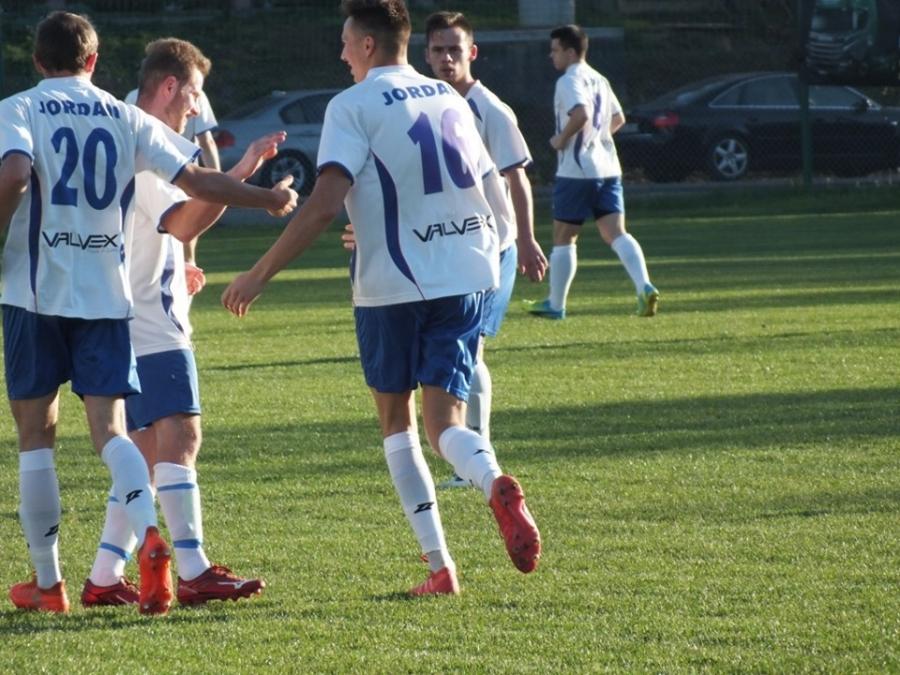 Wygrana pod presją / Jordan Jordanów - Huragan Waksmund 6:0