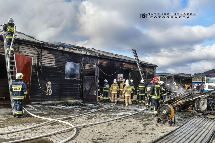 Pożar magazynu w Stryszawie (FOTO)