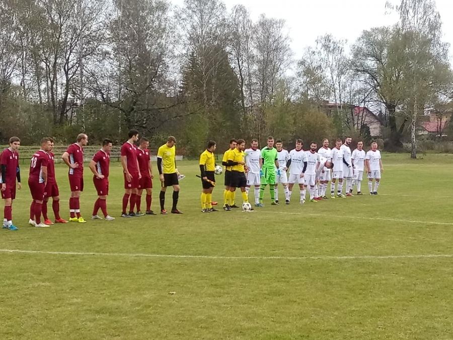 Piłkarski weekend: Tempo jak za pierwszych kolejek, najlepszy mecz Naroża w rundzie, kosmiczny mecz w Stryszawie - trzy karne w jednej sytuacji!